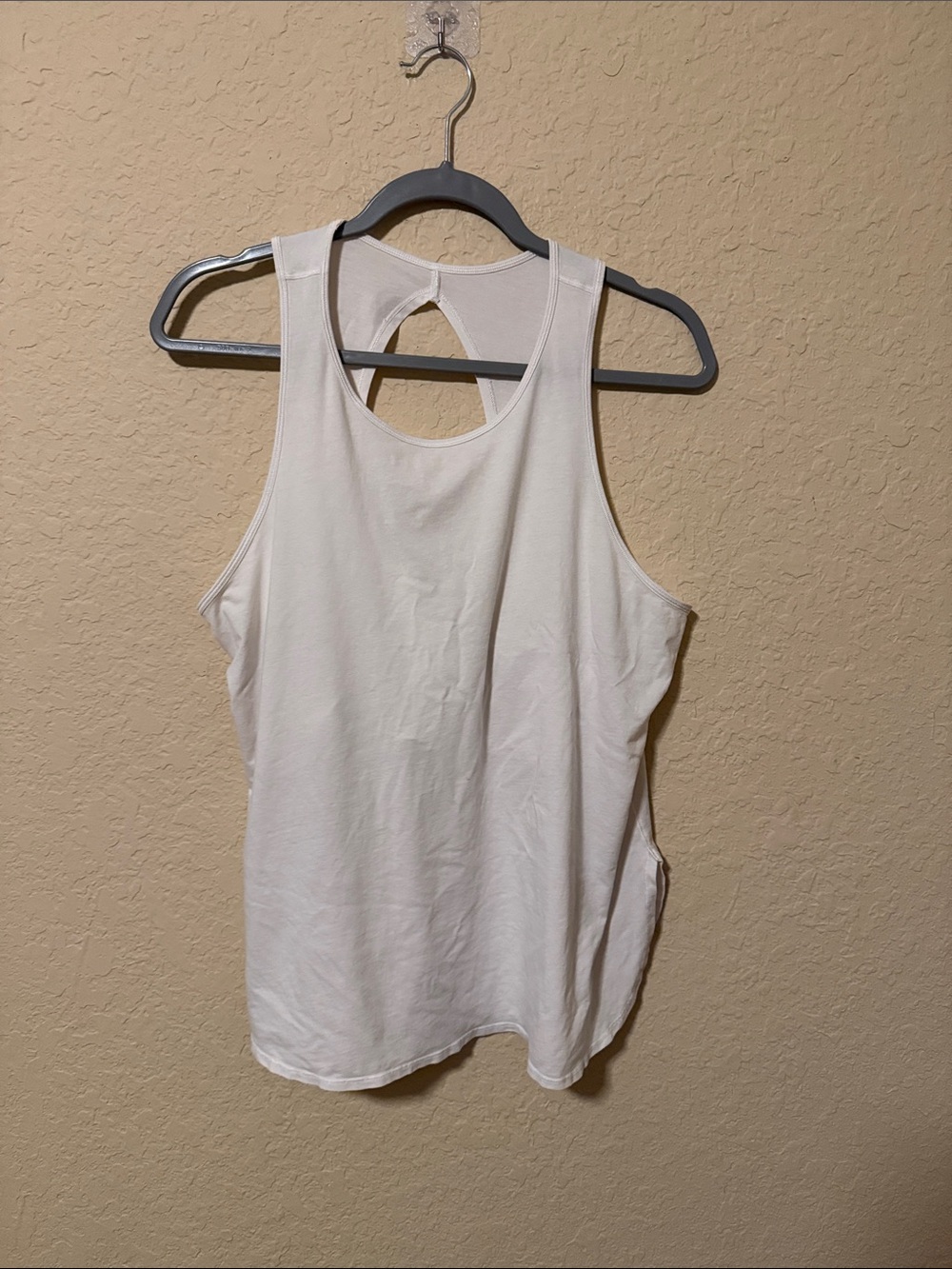 Lululemon Women's White Racerback Tank Top size m/10